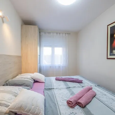 アパート Quiet Comfortable Quo Vadis Kaštela